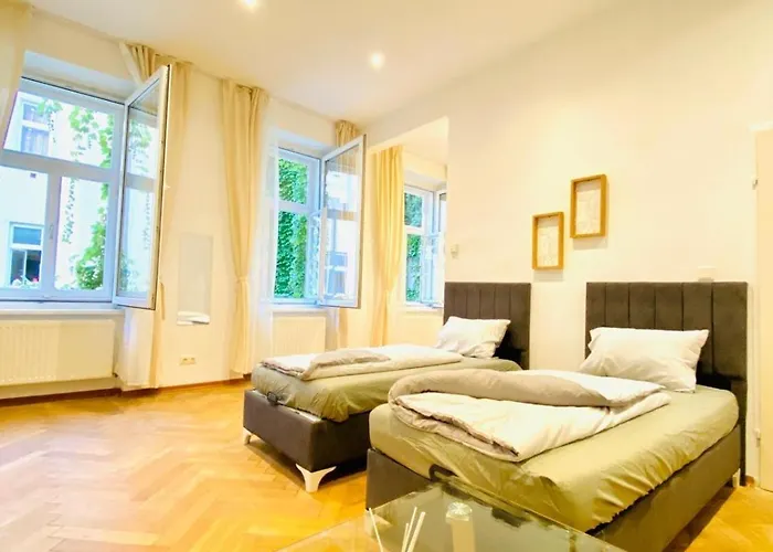 Spacious 2br 7 Min From Westbahnhof Apartment
