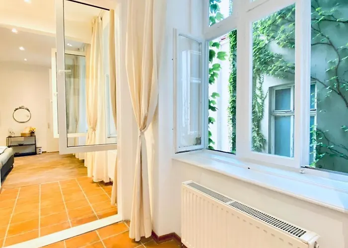 Spacious 2br 7 Min From Westbahnhof Vienna