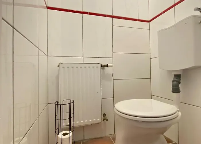 Spacious 2br 7 Min From Westbahnhof Apartment